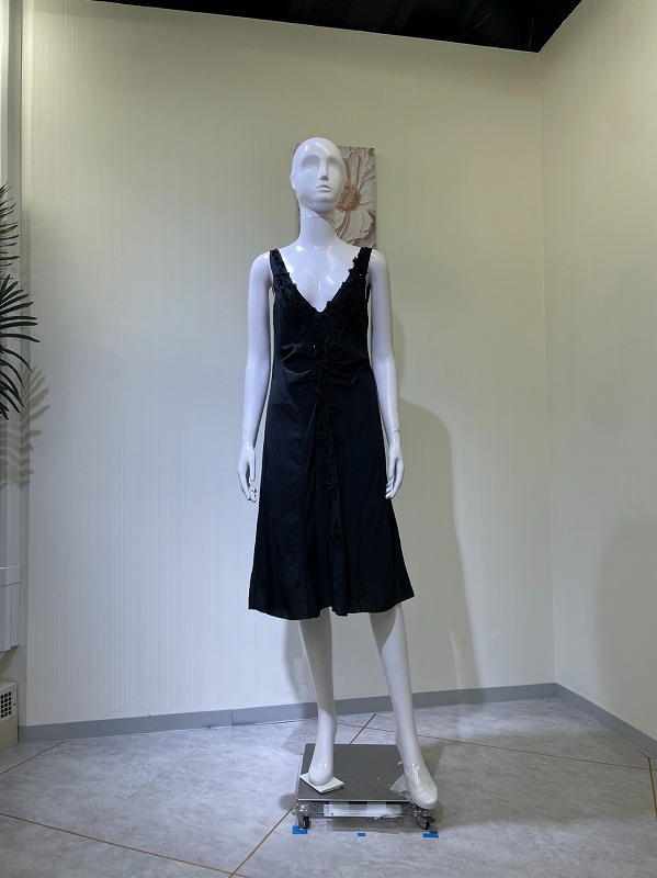 【レンタルドレス 4468】立体刺繍ネックフレアミディアムドレス ブラック【PRADA】